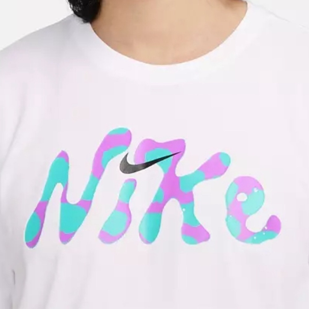 Nike Graphic Tee NWT